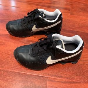 NIKE WOMENS SNEAKERS